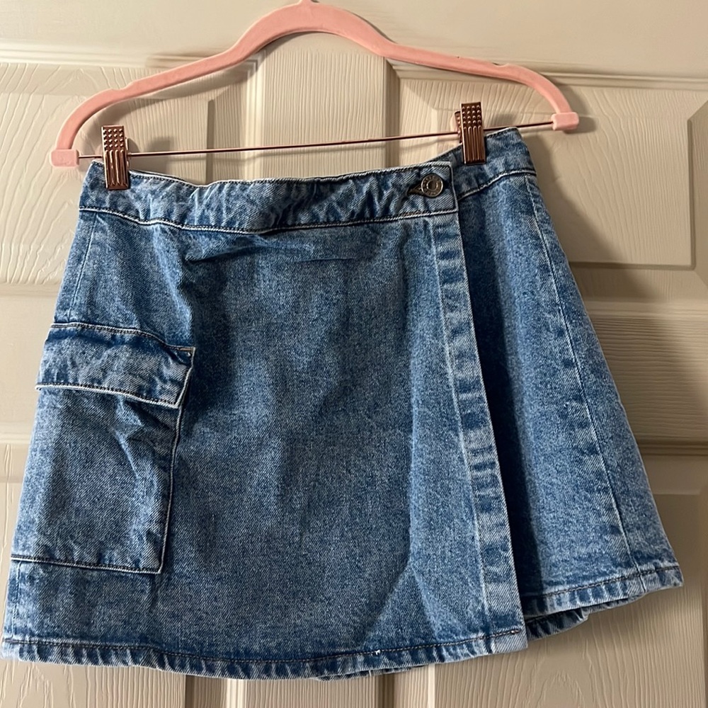 NWT. MANGO Low Waist Denim Mini Skirt